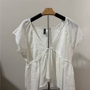 ⭐️SOLD⭐️H&M White Blouse with Ruffled Sleeves